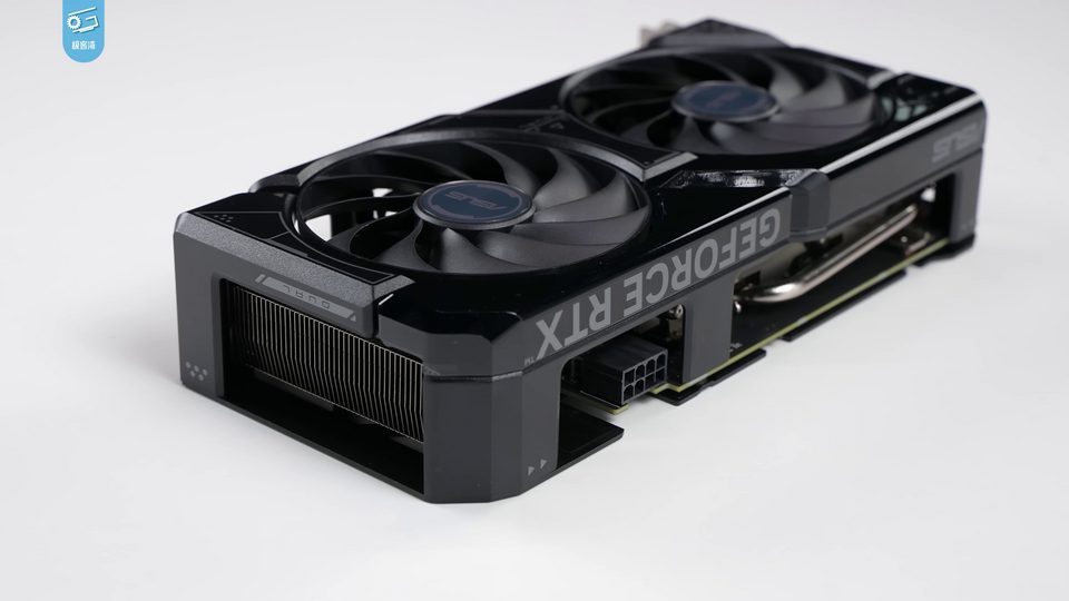 NVIDIA GeForce RTX 4060 を搭載したグラフィックボード製品の写真